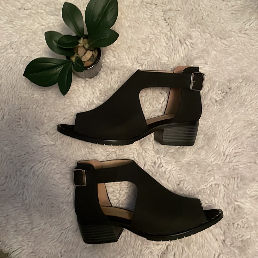 Andrea Black Peep Toe Shoes- Size 6